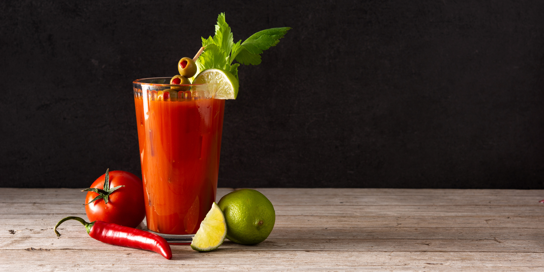 bicchiere con succo rosso